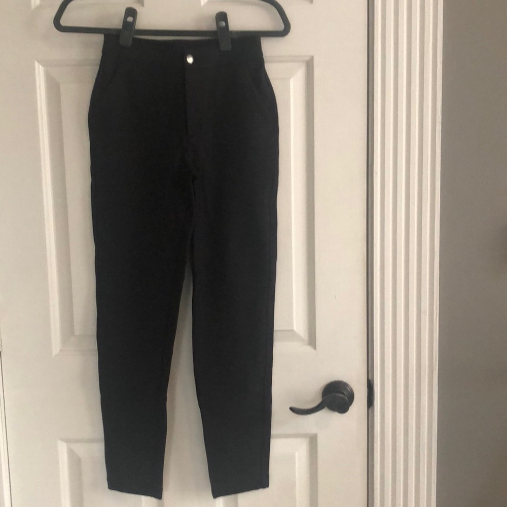 Lululemon jogger size 2